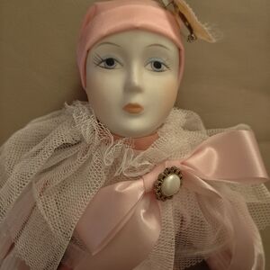 Elegant Pink Accessory with Lace Detail